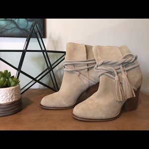 Aldo suede booties size 9